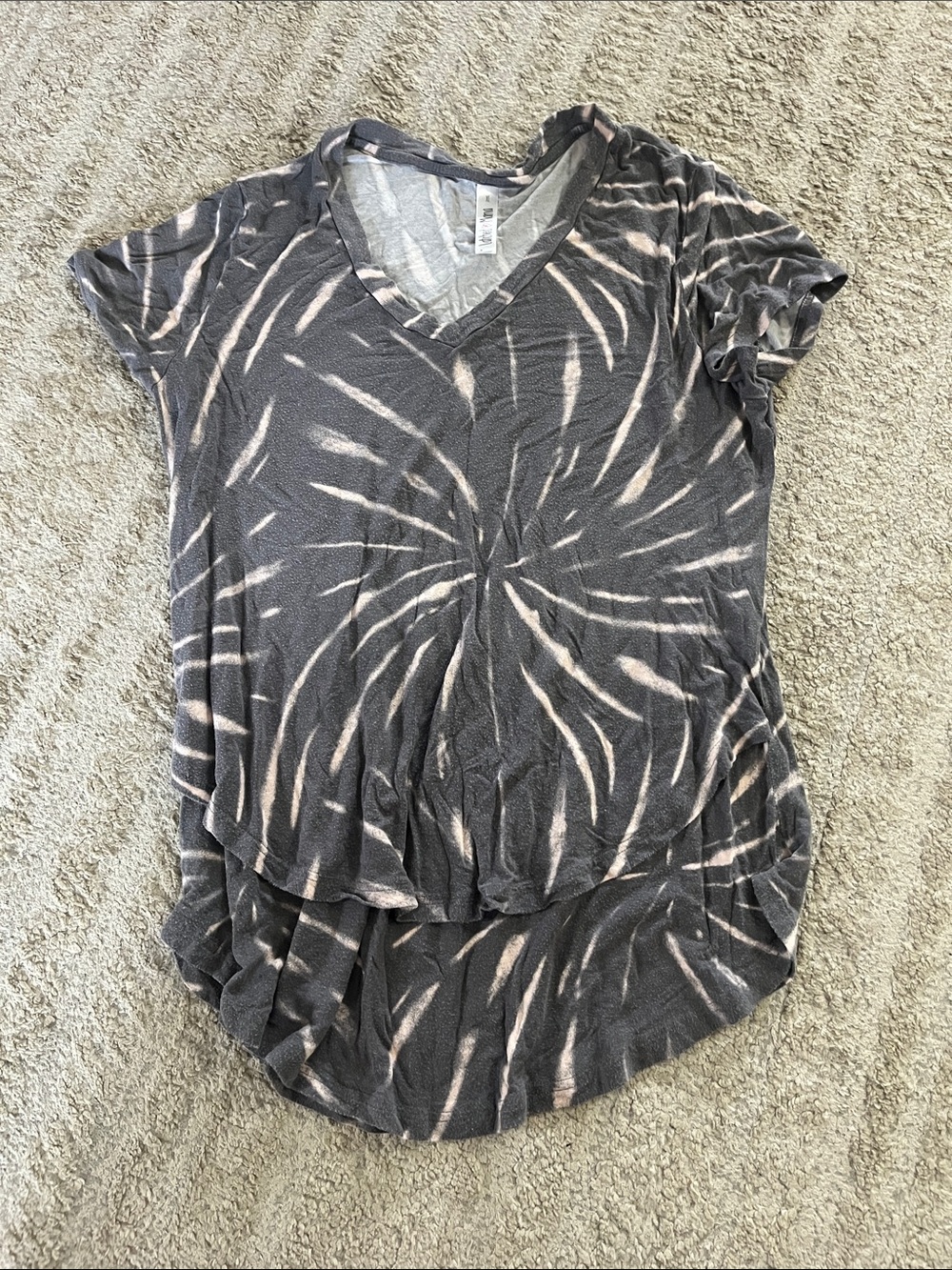 Latched Mama V-Neck Short Sleeve Tie-Dye Burst Top Gray & Cream Breastfeeding XL